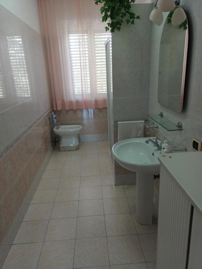 La Casa Degli Ippocastani Apartment Колонела Екстериор снимка